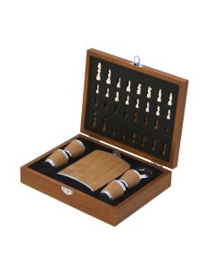 Set cu recipient bauturi si pahare, cu elemente de sah 