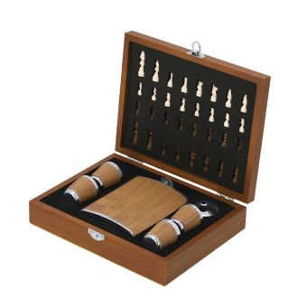 Set cu recipient bauturi si pahare, cu elemente de sah 